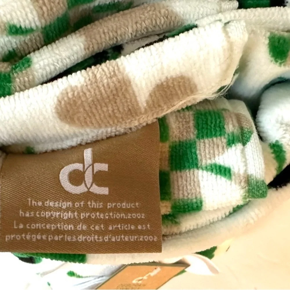 Shamrock Cotton Velour Bathroom Hand Towels Set of 2 NEW WITH TAGS
